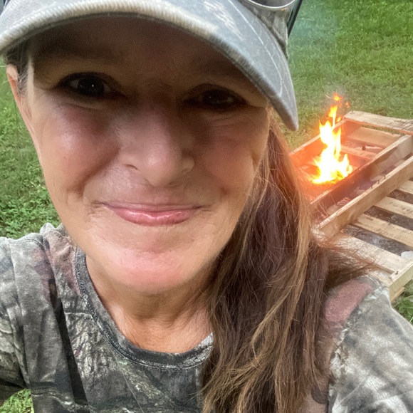 Meet your Posher, Kristy - Picture 1 of 2